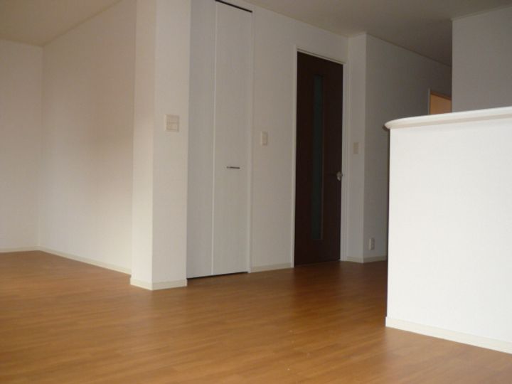 Coral Court 飾磨 A棟の居間