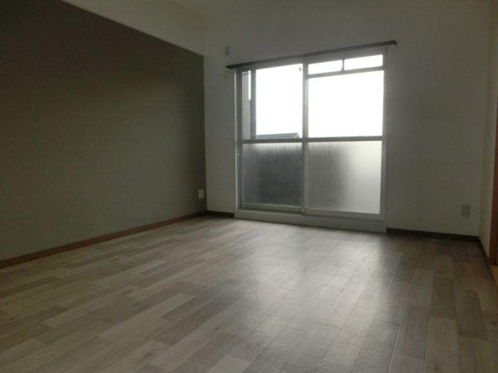 パストラル青山の居間