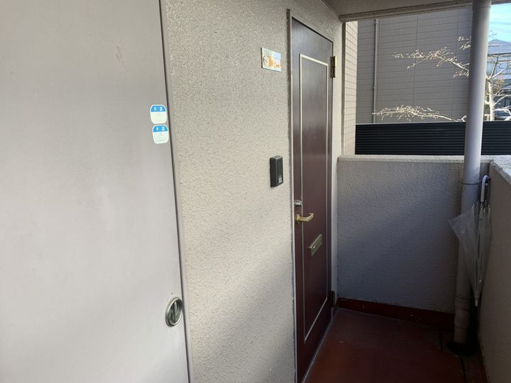 プリモローザMの玄関