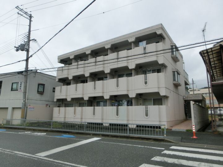 ソルテリアユタカ202の外観