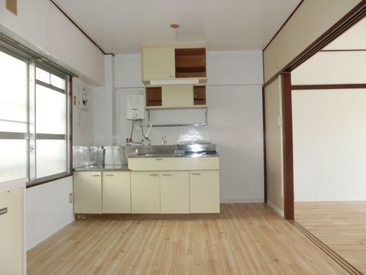 ビレッジハウス野村2-103の居間