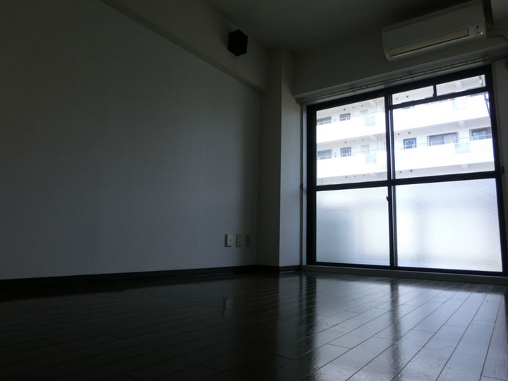 ジュネス北在家の居間