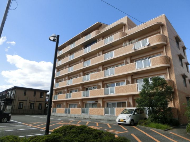 ファルネーゼ鵤102の外観