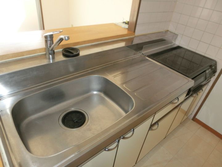 ファルネーゼ鵤102のキッチン