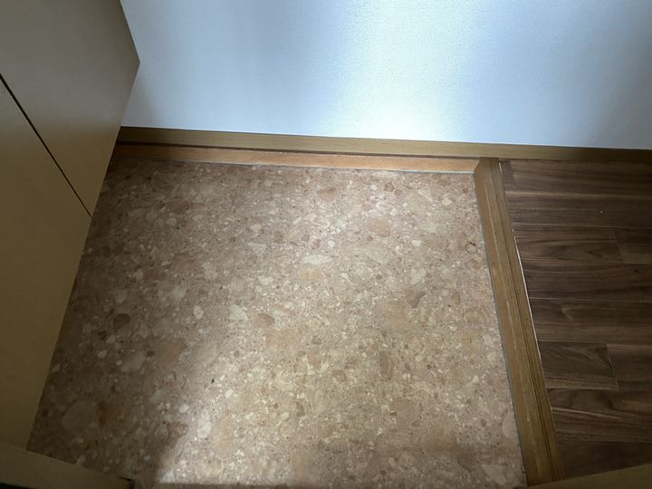 サンフレッチェM A棟101の玄関