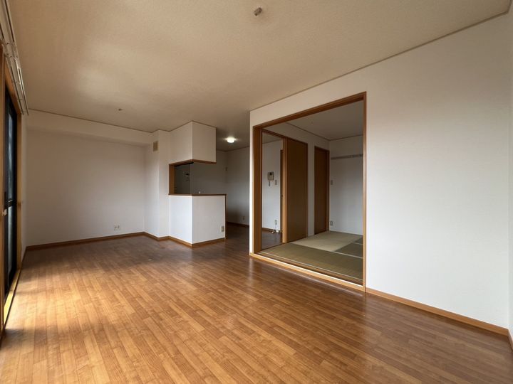 ウィンディ中村 A棟の居間