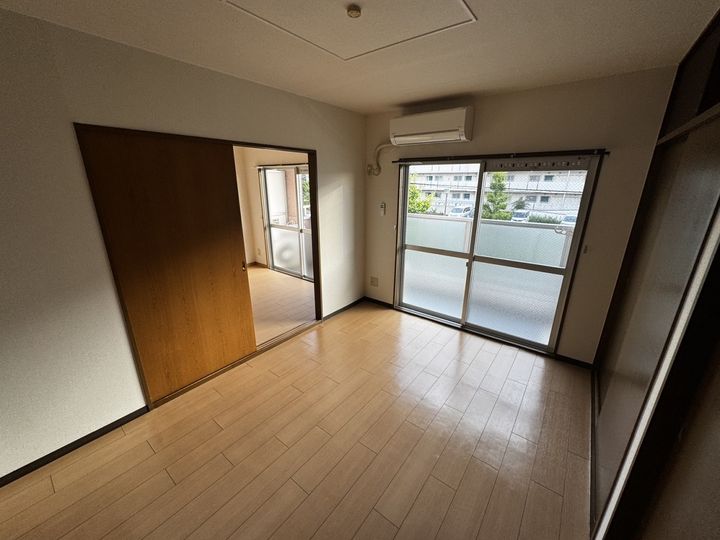 クラトンeyの居間