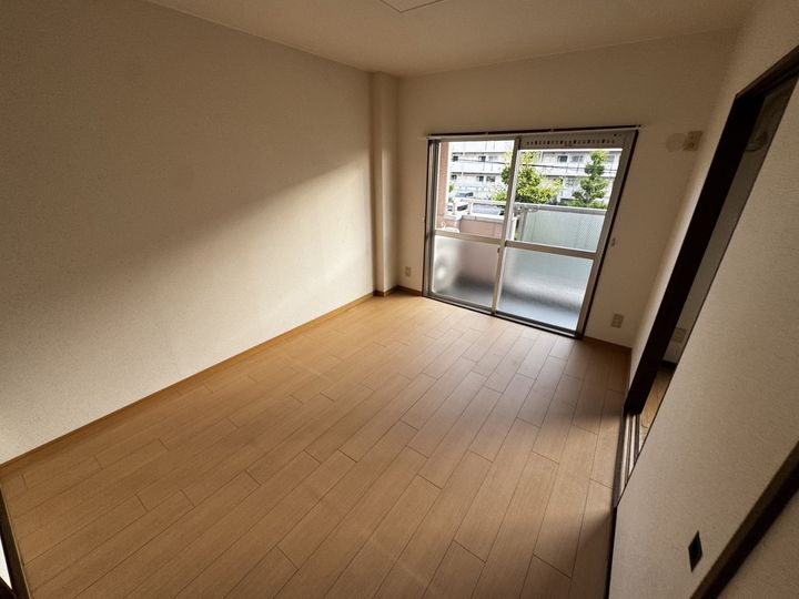 クラトンeyの居間