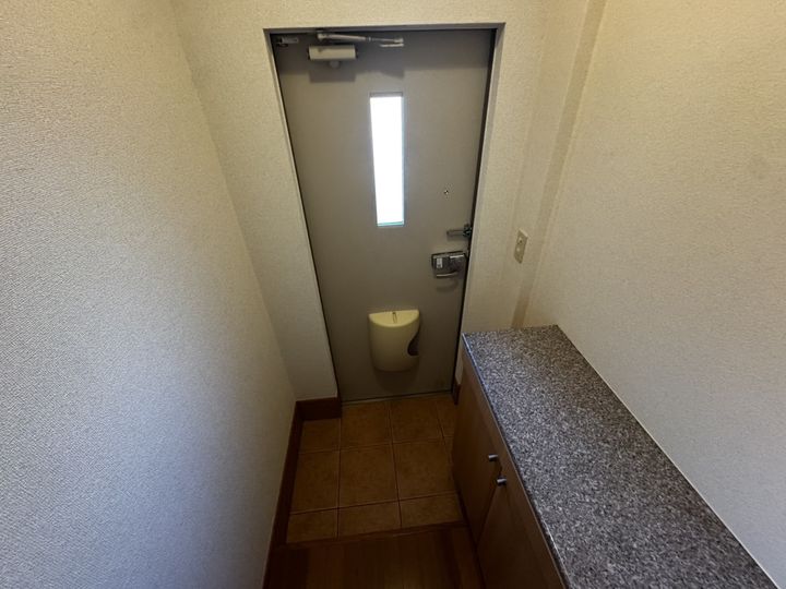 メゾンプラシードⅠ棟の玄関