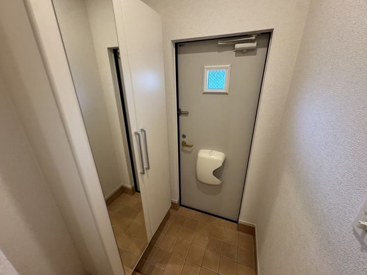 リバーサイドガーデンの玄関