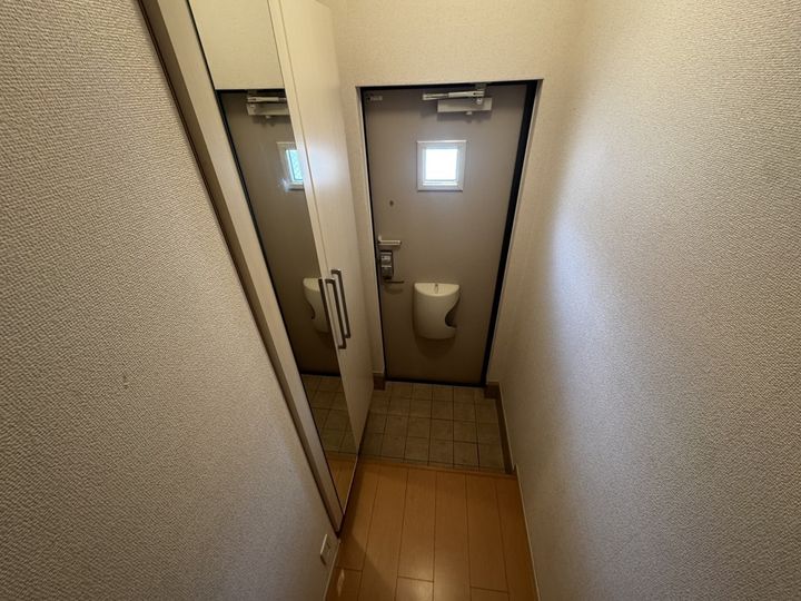 ネオ・エスト オーブAの玄関