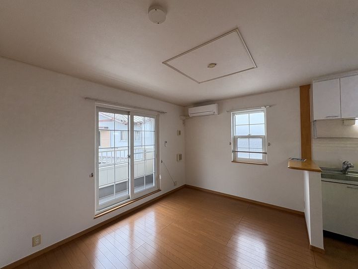 マン ウンド フラウ Bの外観