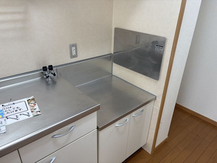 マン ウンド フラウ Bのキッチン