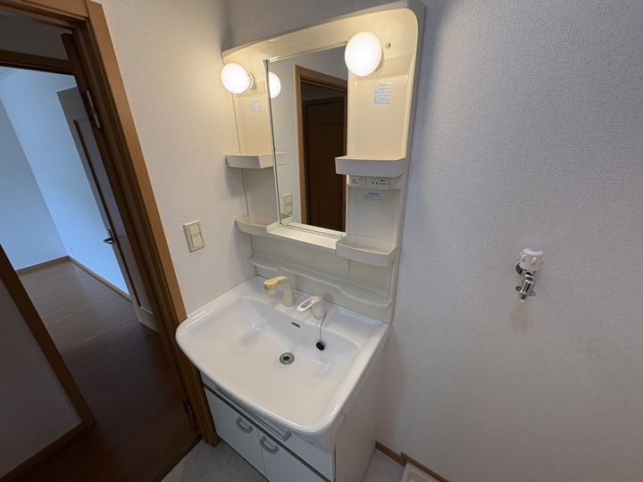 マン ウンド フラウ Bの内装