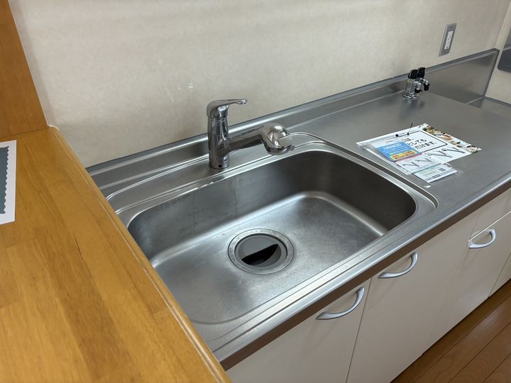 マン ウンド フラウ Bのキッチン