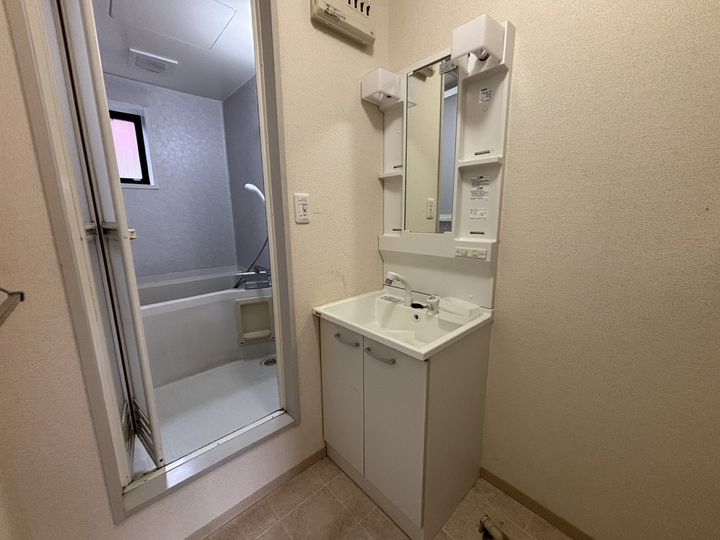 ディアス千尋の内装