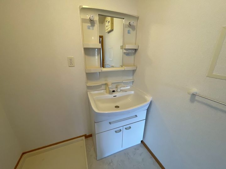 ヒルサイド緑ヶ丘C201の内装