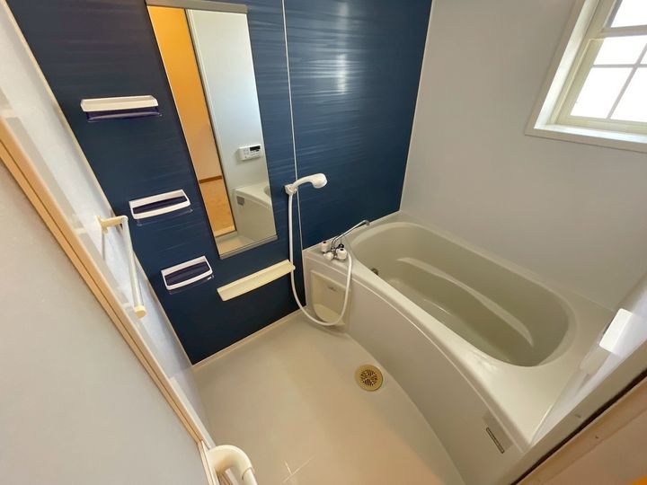 ヒルサイド緑ヶ丘C201の風呂