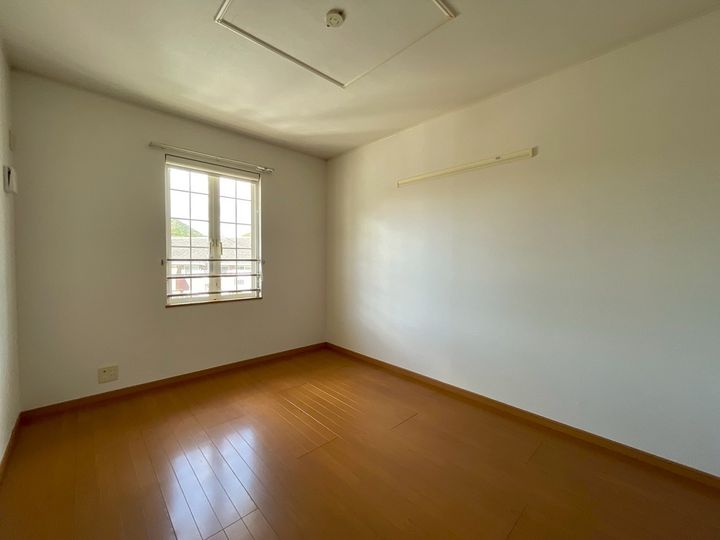 ヒルサイド緑ヶ丘C201の寝室