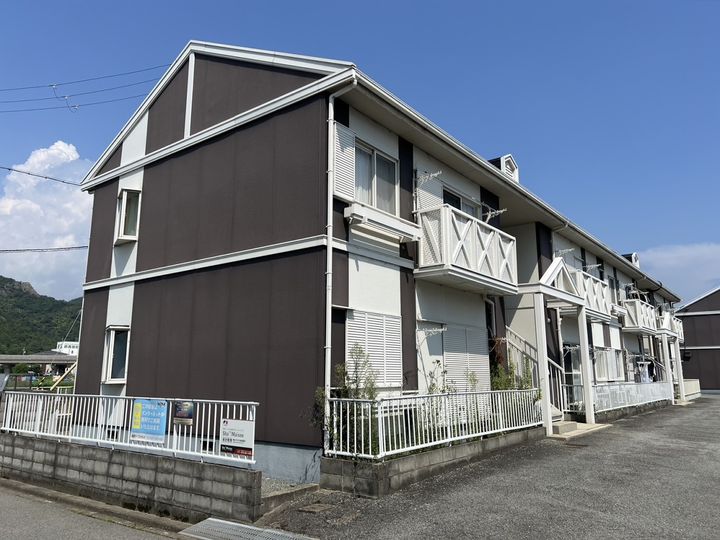 フレグランス別所の外観