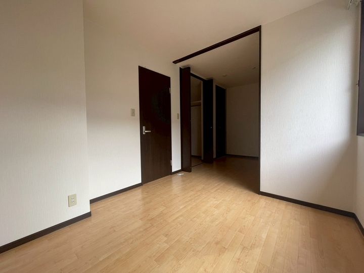 ハイツサンライフC棟の玄関