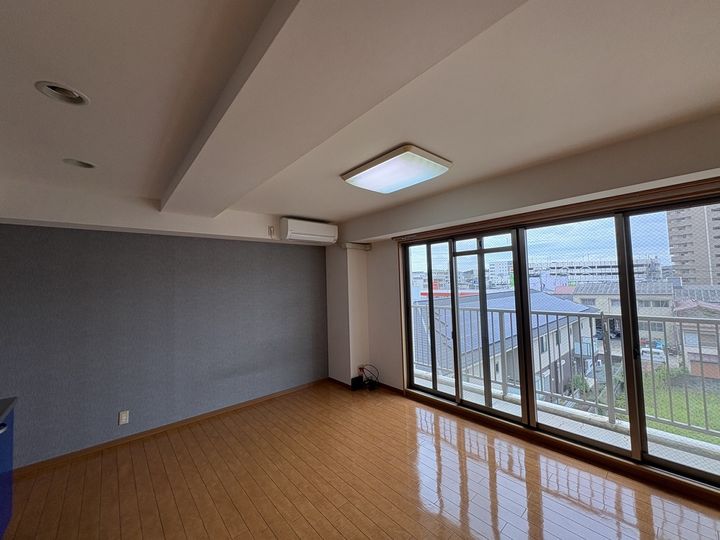 シャトー三和南車崎の内装