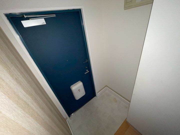 コーポ益三303の玄関
