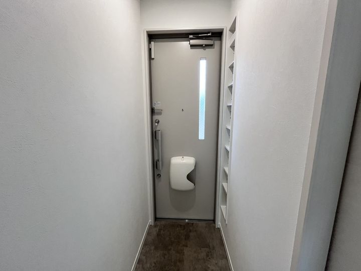 SKハイツの玄関