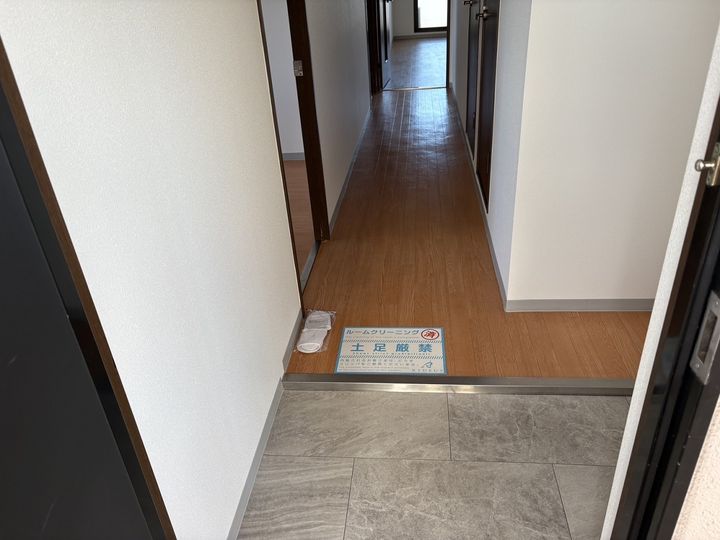 キャッスルコート東辻井の玄関