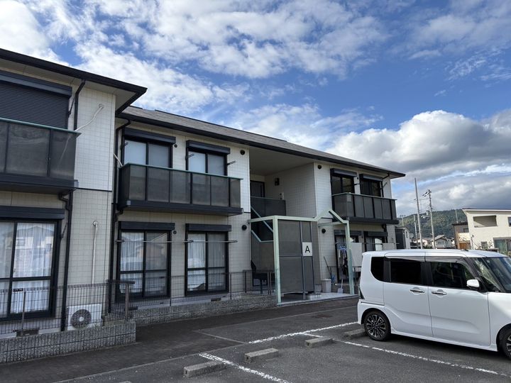 パストラーレ御立 A棟の外観