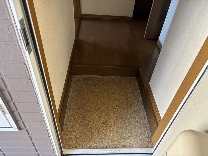 ルミエール飾磨の玄関