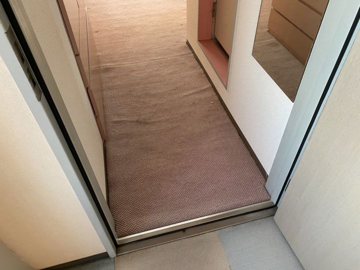 アーバンおのの玄関