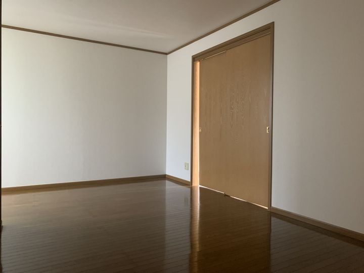 グリーンコートウメハラBの居間