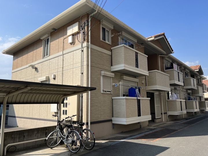 グランモア航A棟の外観