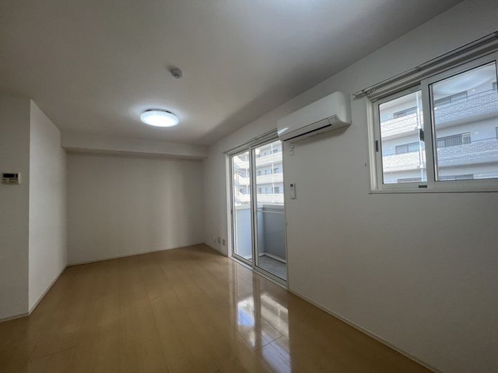 グランモア航A棟の居間