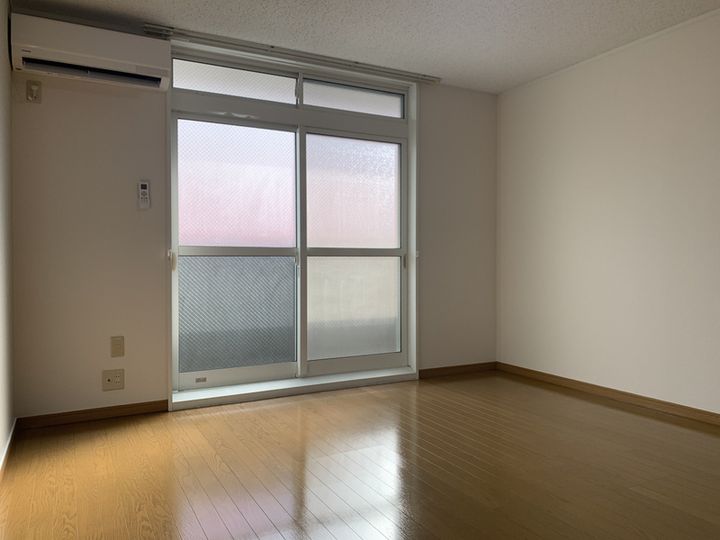 リッチウォーク市役所前B303の居間