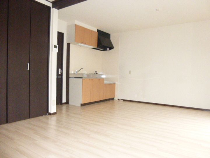 シティ青山105の居間