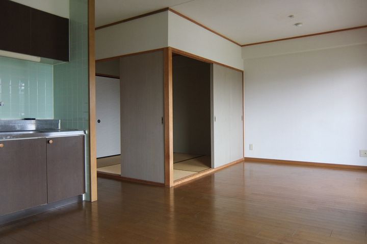 ベアード水上403の居間