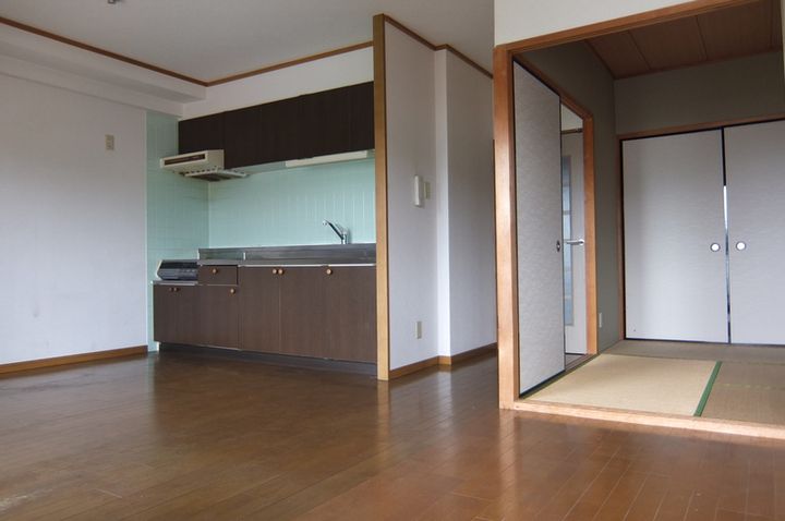 ベアード水上403の居間