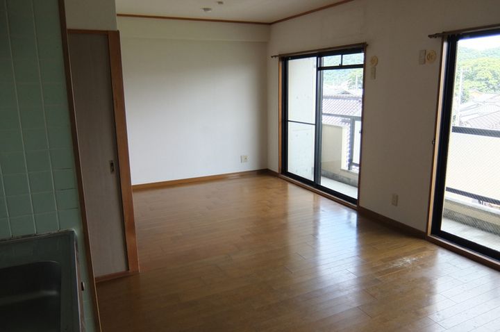 ベアード水上403の居間