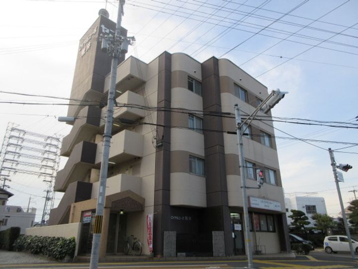 ロイヤルコーポ荒井の外観