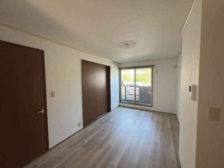 絵領ガーデンの居間