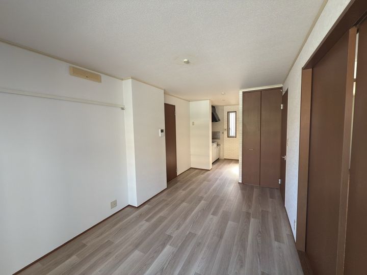 絵領ガーデンの居間