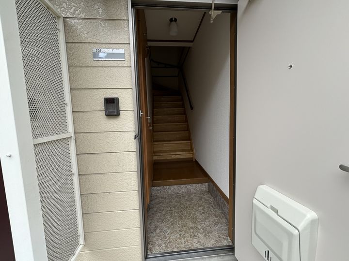 1&3アベニューCの玄関