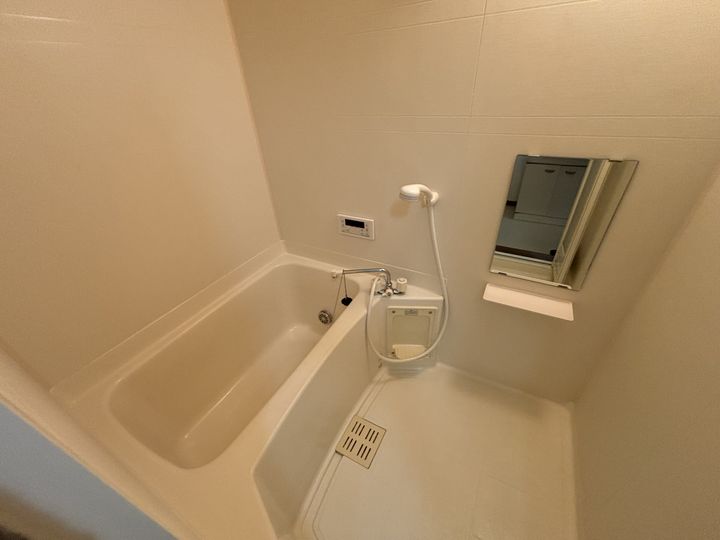 1&3アベニューCの風呂
