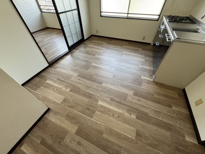 ガーデンハイツ緑ケ丘E,F,G,HE201の居間