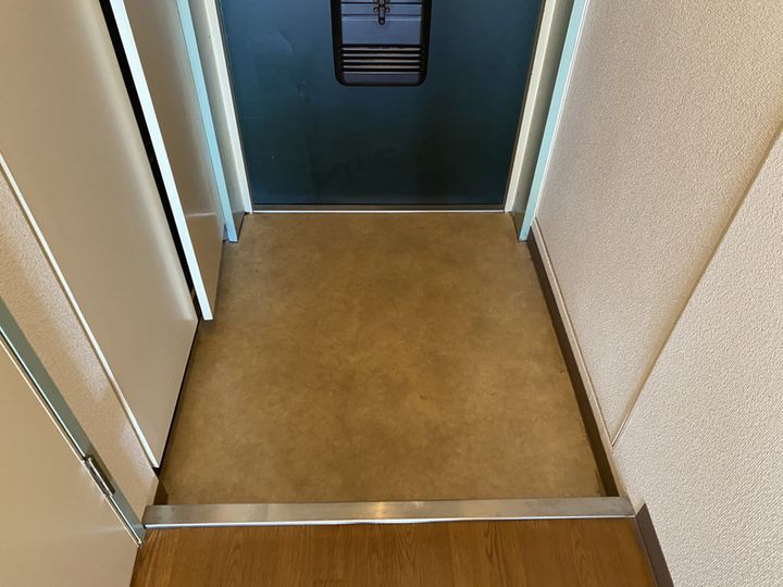 リバーサイド白鷺の玄関