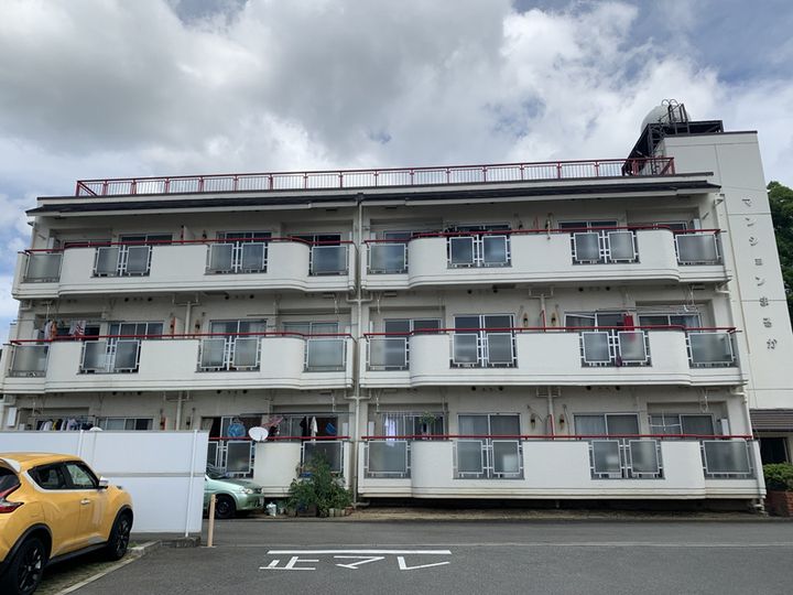 マンションまるか302の外観