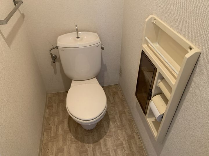 アドホックディアスの内装