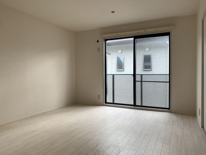 アドホックディアスの内装